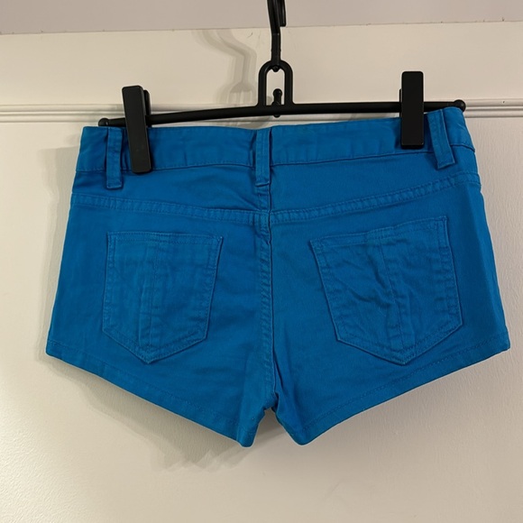 Shorts - Picture 4 of 4